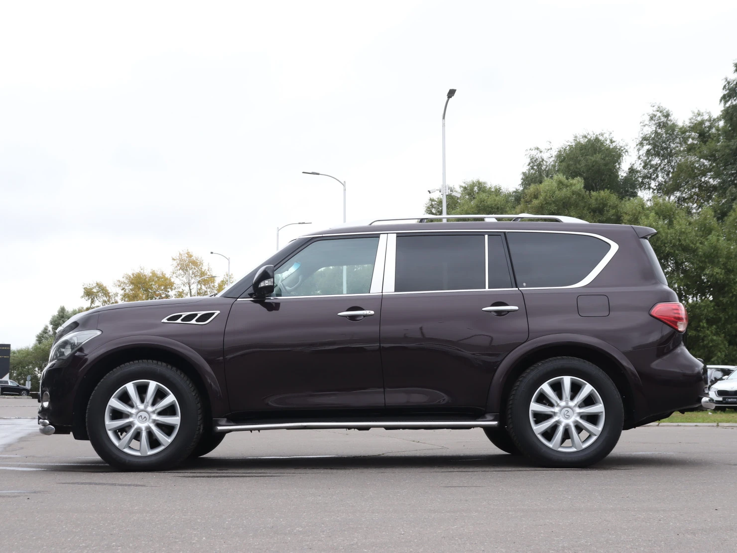 Infiniti QX56, 2011