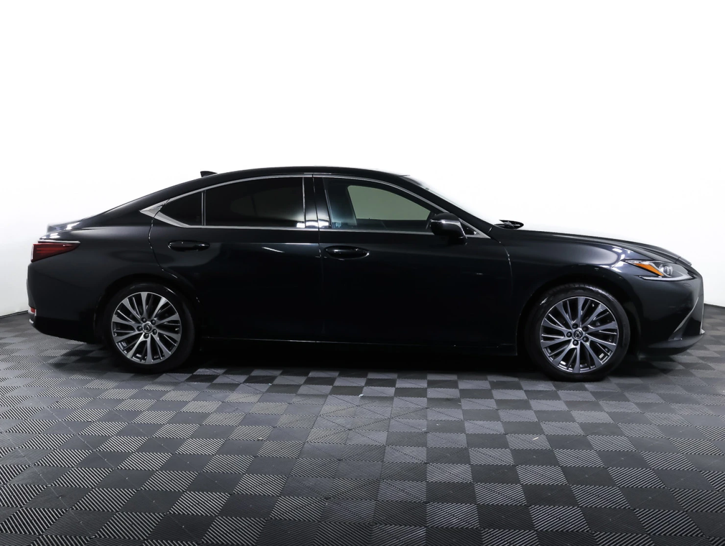 Lexus ES, 2020