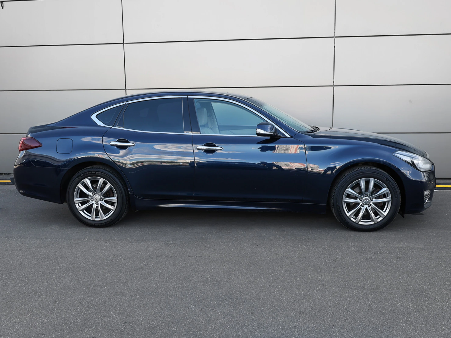 Infiniti Q70, 2015