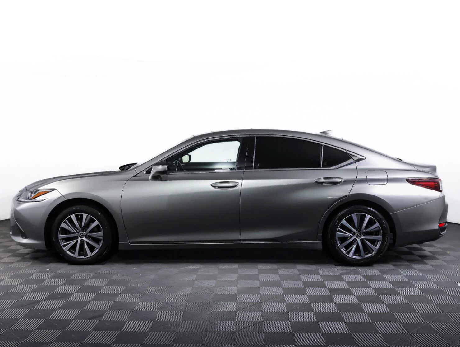 Lexus ES, 2020