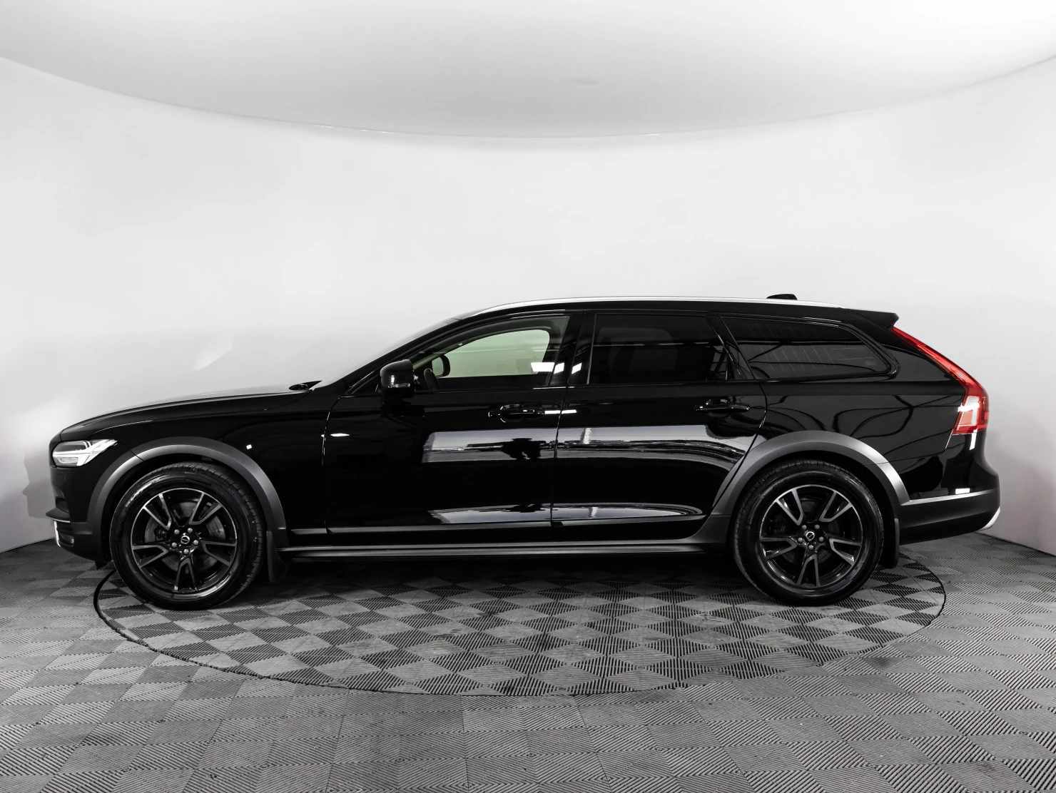 Volvo V90 Cross Country, 2018