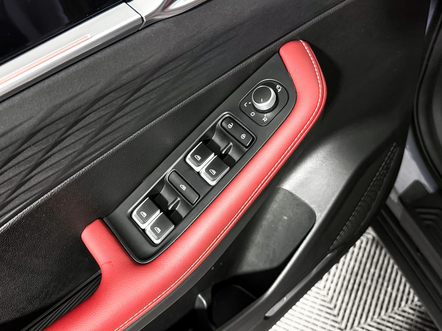 Geely Coolray, 2024