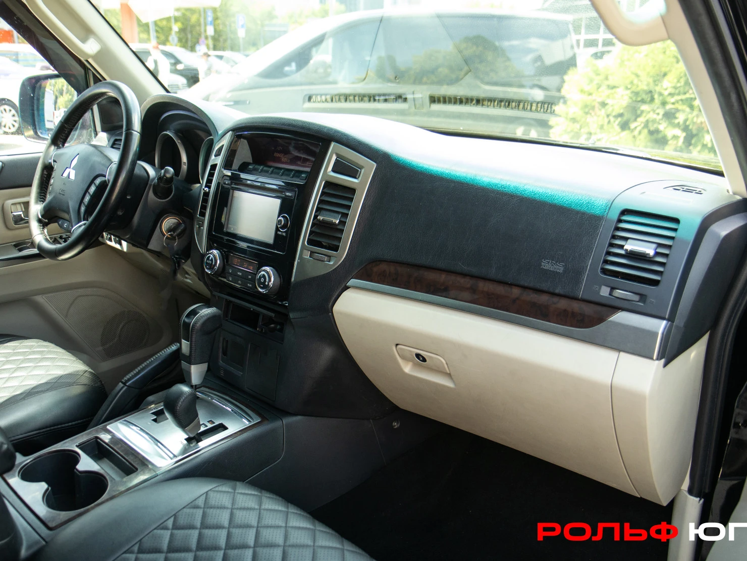 Mitsubishi PAJERO, 2017