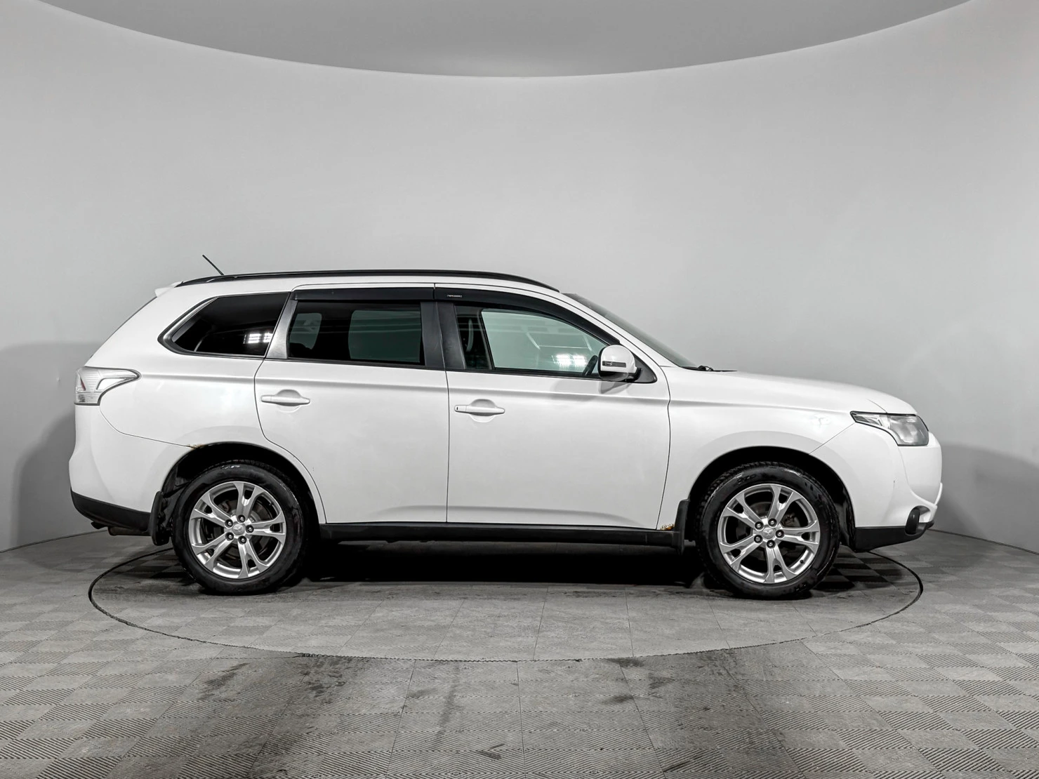 Mitsubishi OUTLANDER, 2013