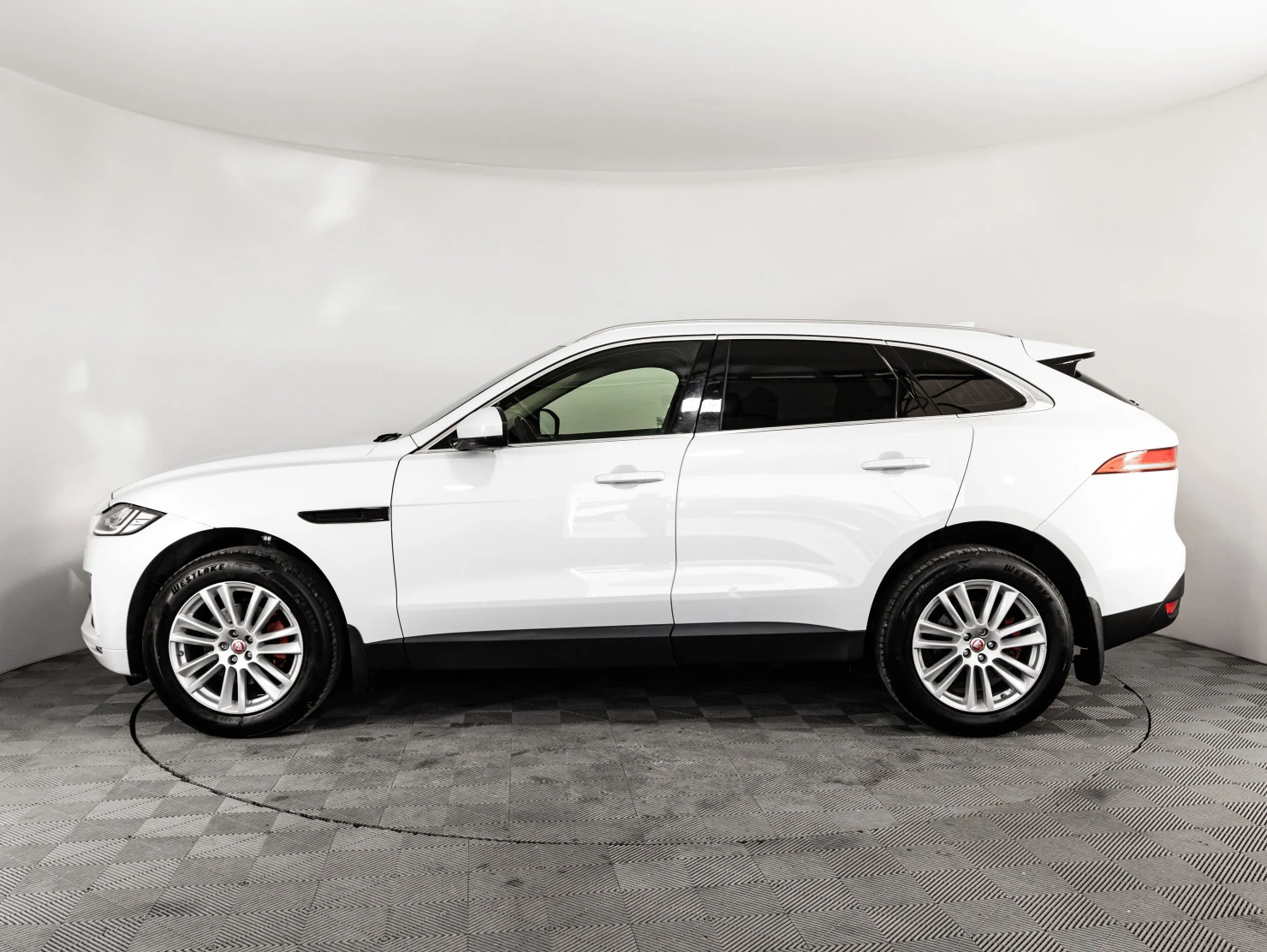 Jaguar F-PACE, 2017