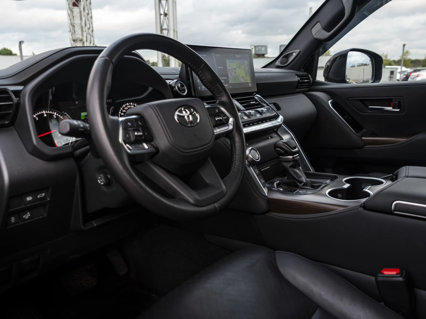 Toyota Land Cruiser, 2024