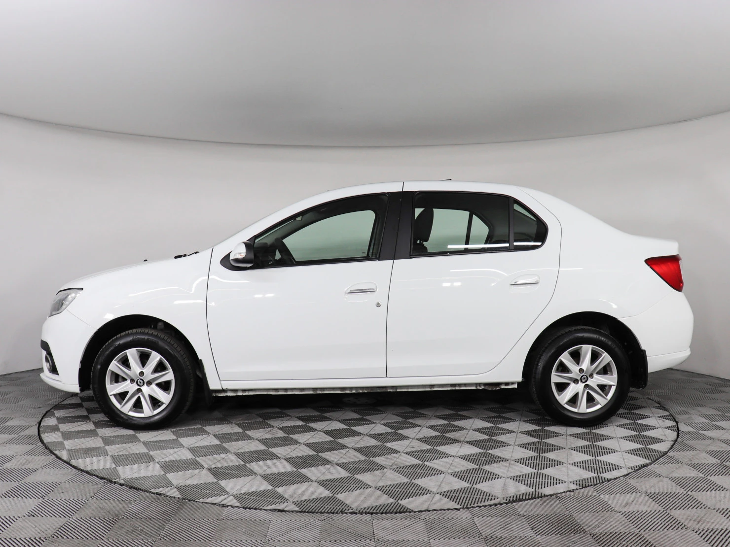 Renault Logan, 2019
