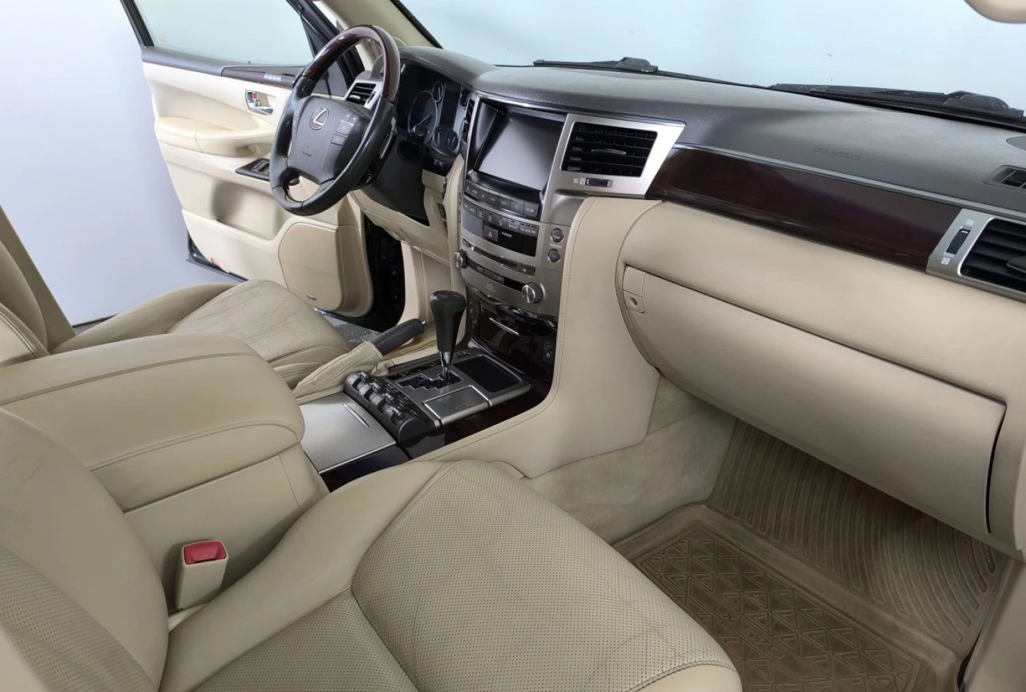 Lexus LX, 2012