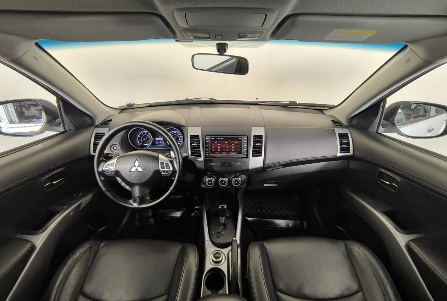Mitsubishi OUTLANDER, 2011