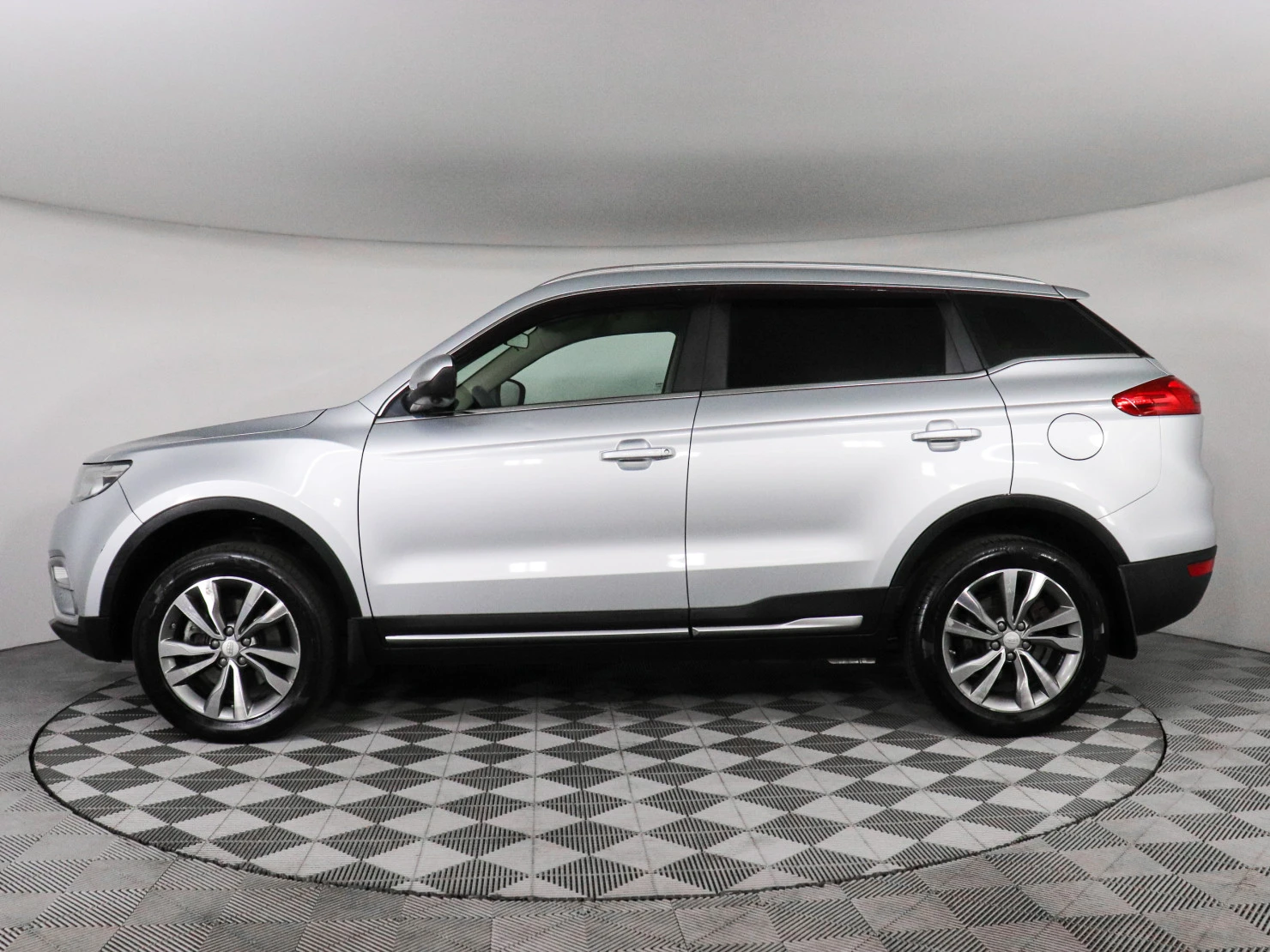 Geely Atlas, 2021