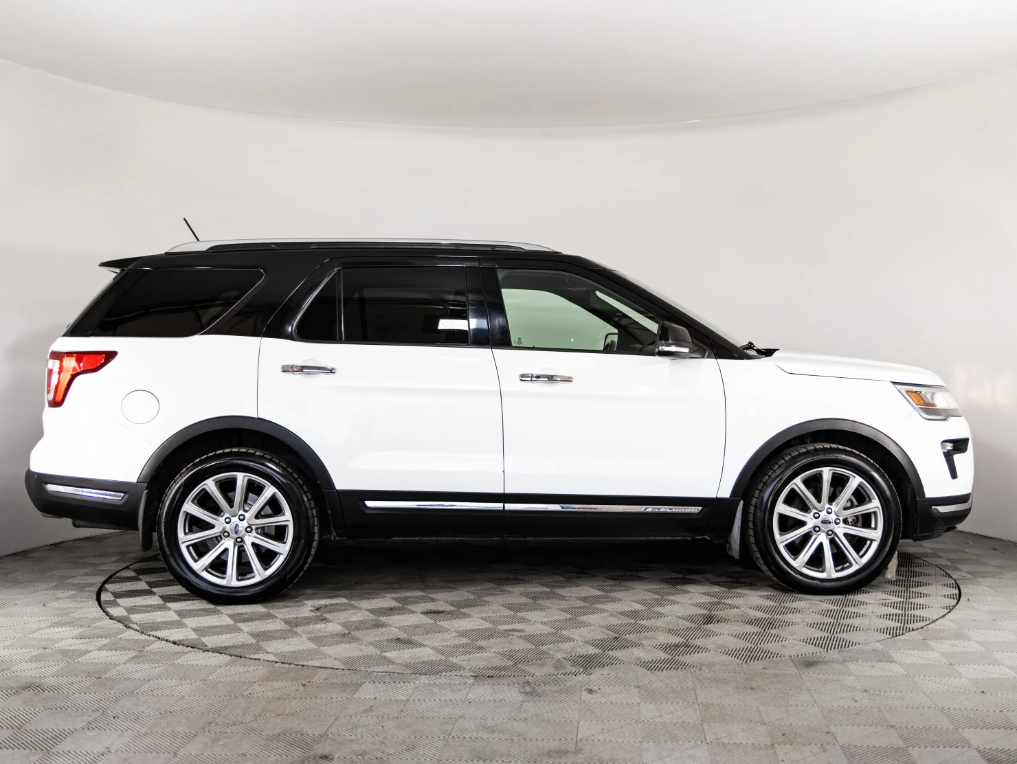 Ford Explorer, 2019