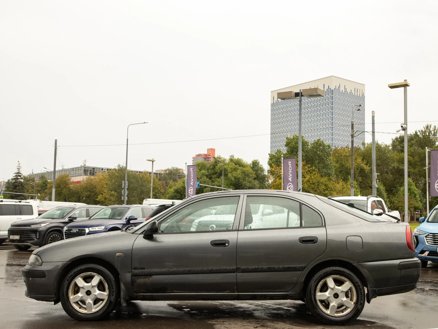 Mitsubishi Carisma, 2002