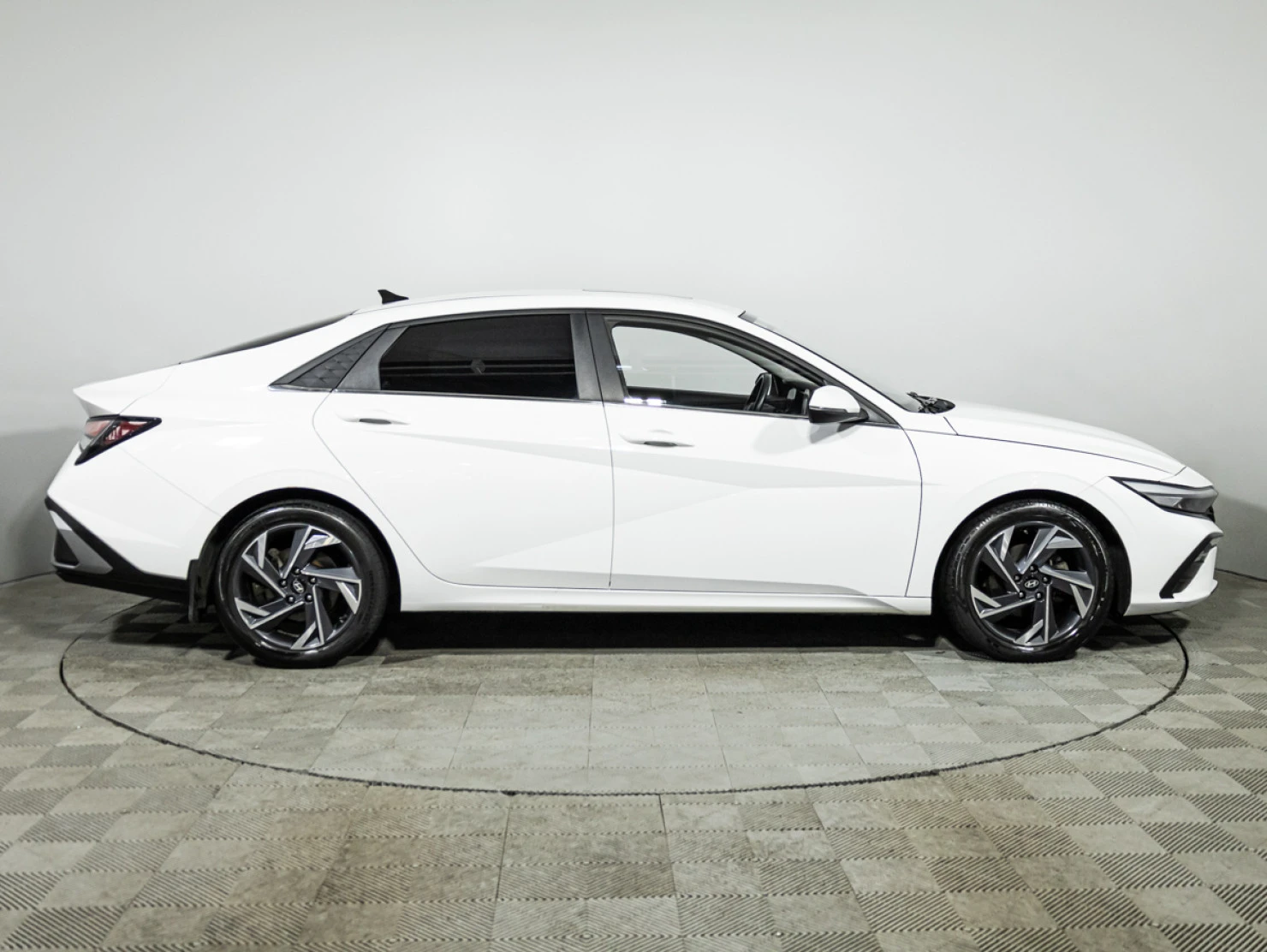 Hyundai Elantra, 2023