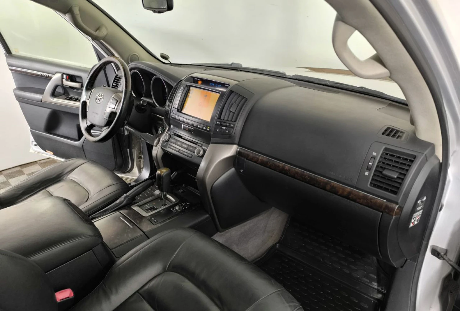 Toyota Land Cruiser, 2011