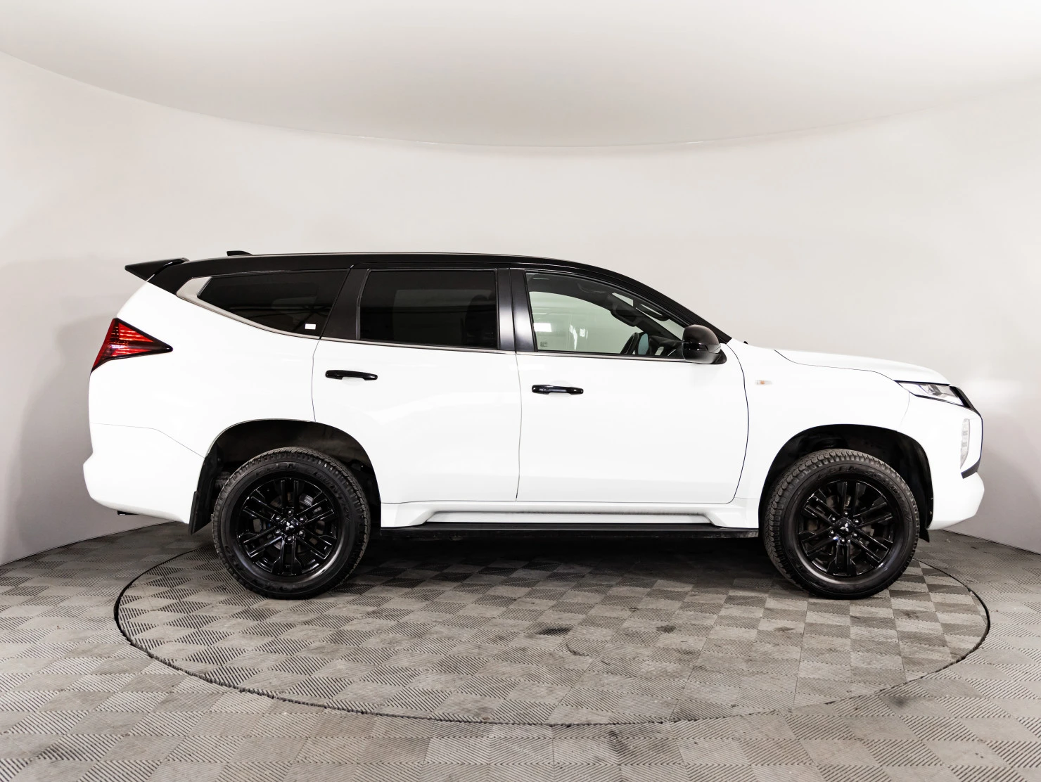 Mitsubishi Montero Sport, 2022