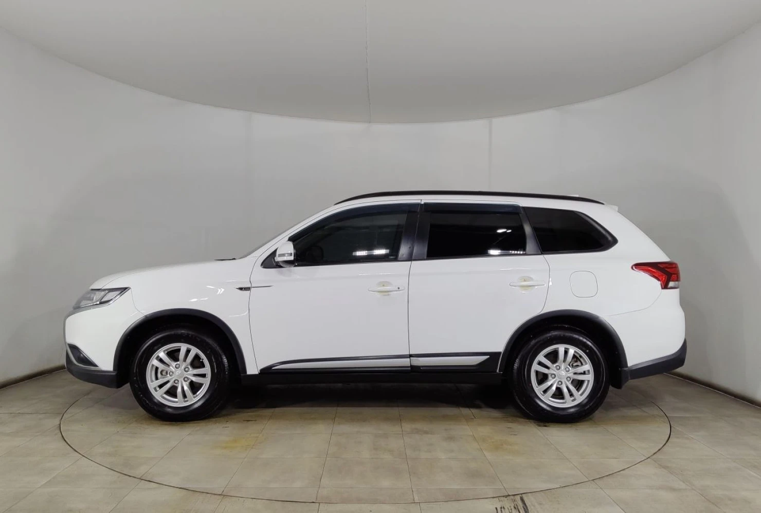 Mitsubishi OUTLANDER, 2019