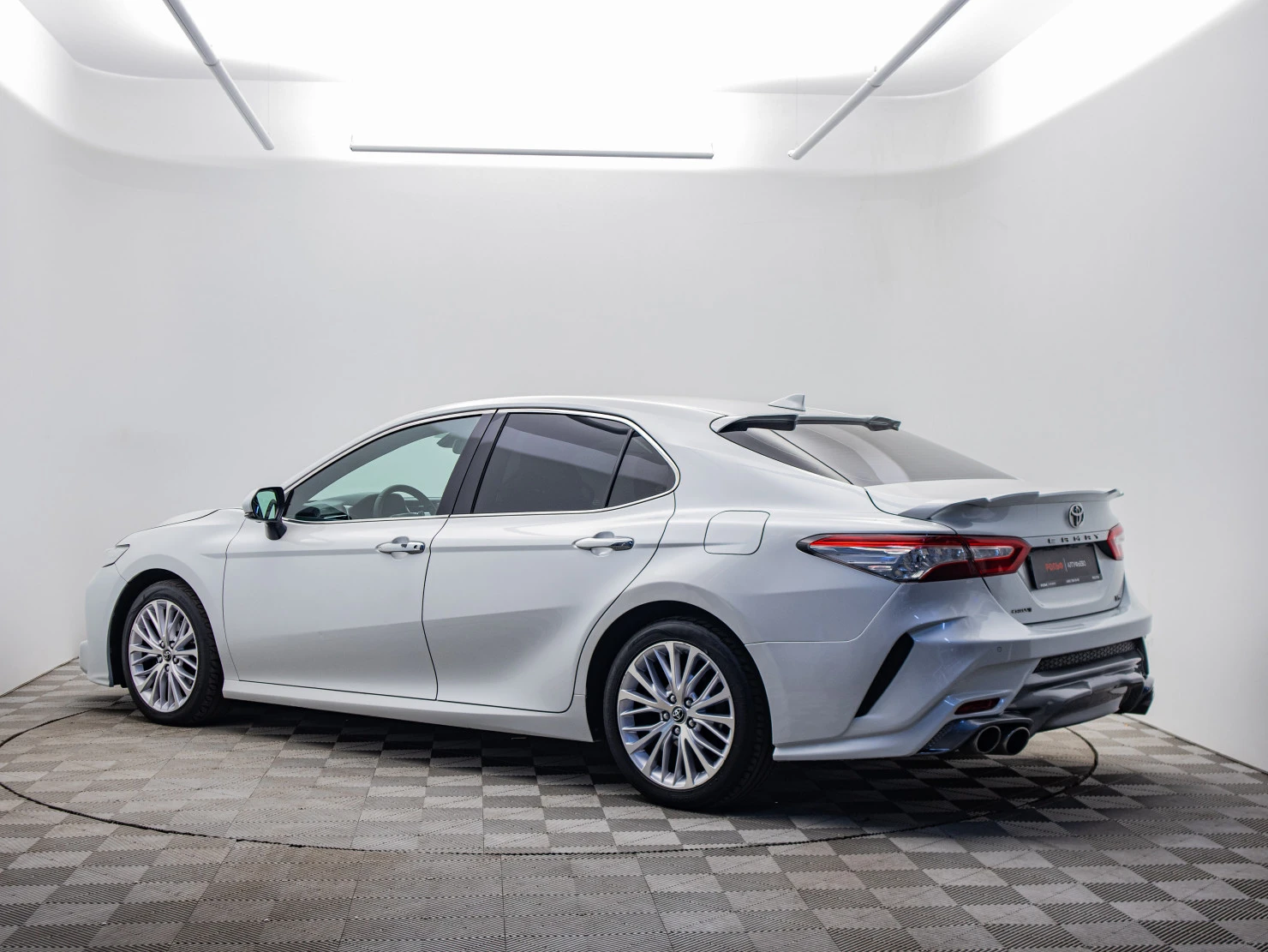 Toyota Camry, 2019
