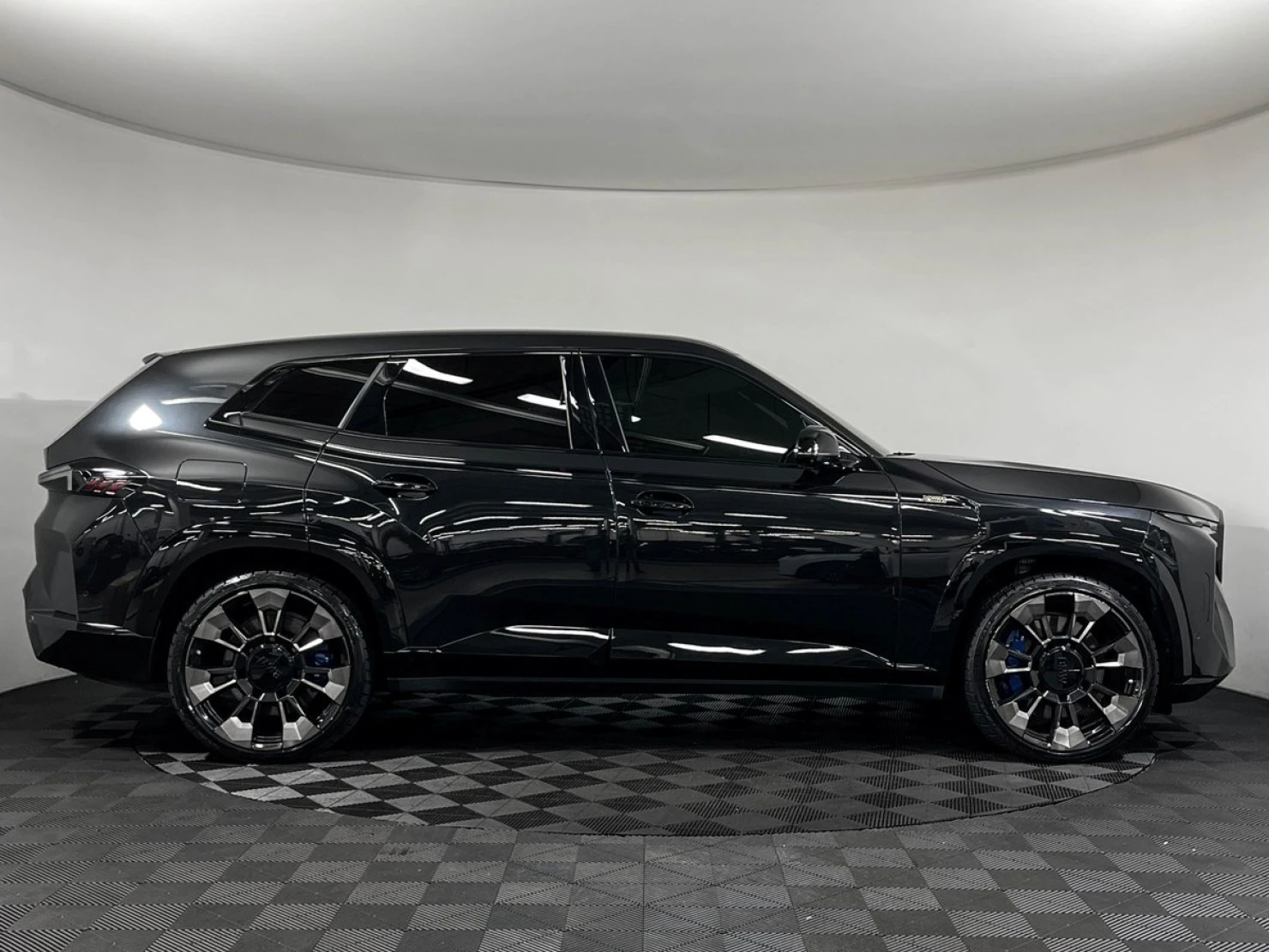 BMW XM, 2023