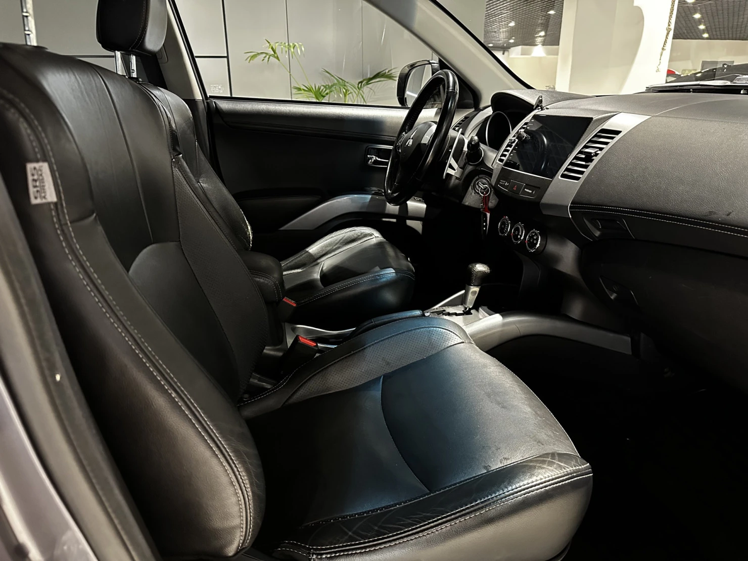Mitsubishi OUTLANDER, 2010