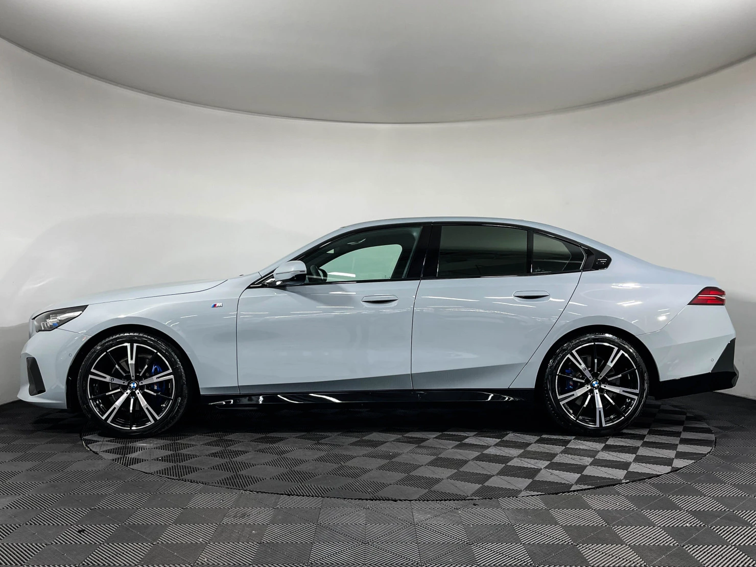 BMW 5 серии, 2024