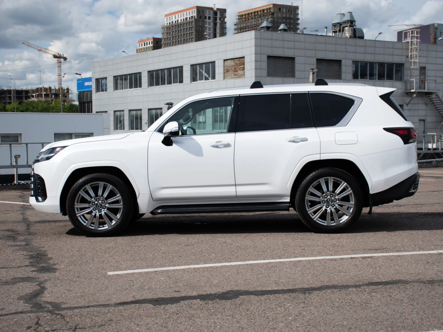 Lexus LX, 2023