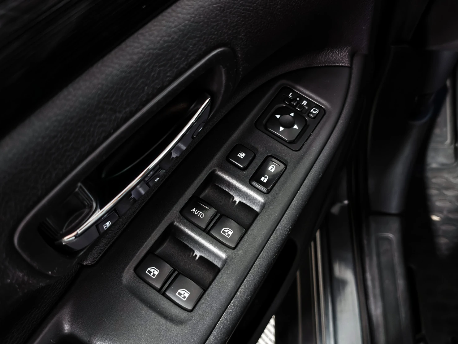 Mitsubishi OUTLANDER, 2017