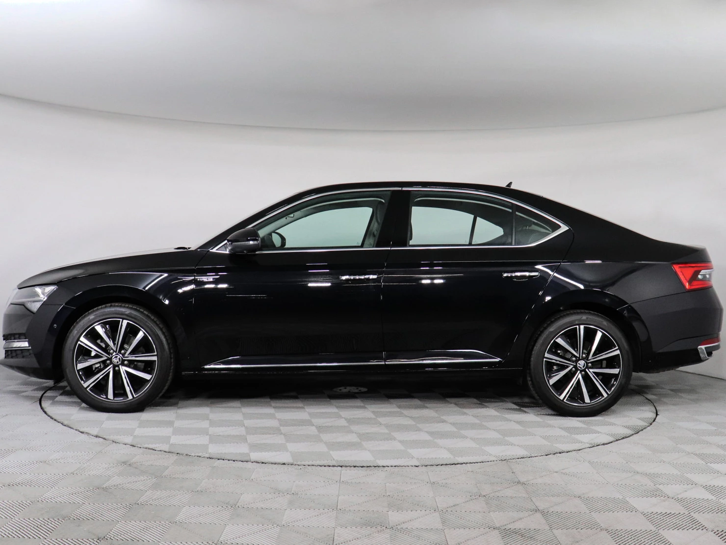 ŠKODA SUPERB, 2025