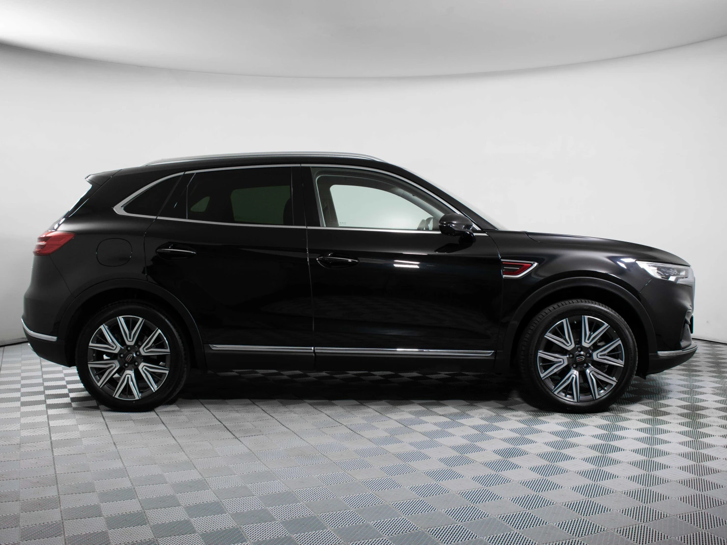 Hongqi HS5, 2024