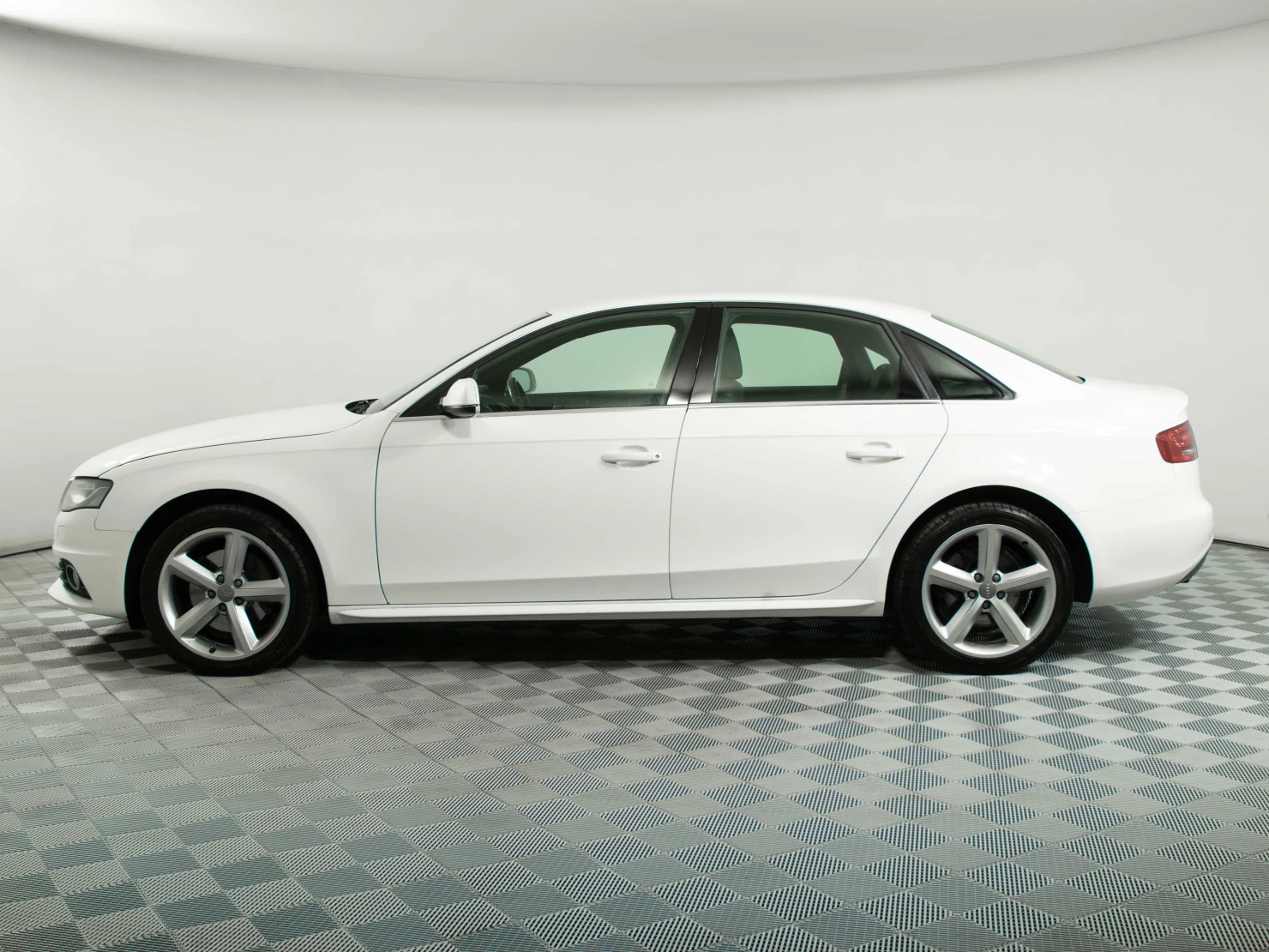 Audi A4, 2011