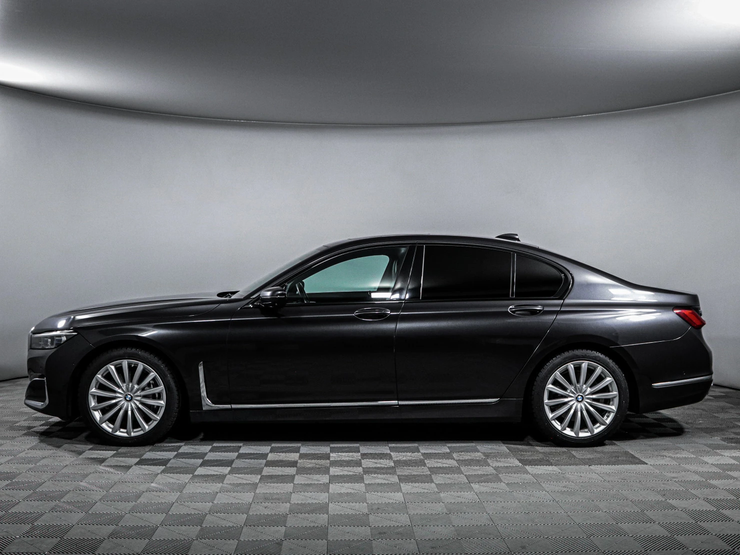 BMW 7 серии, 2019