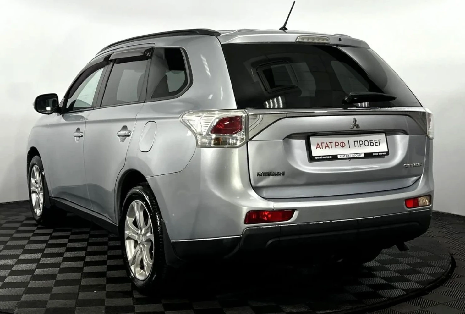 Mitsubishi OUTLANDER, 2012