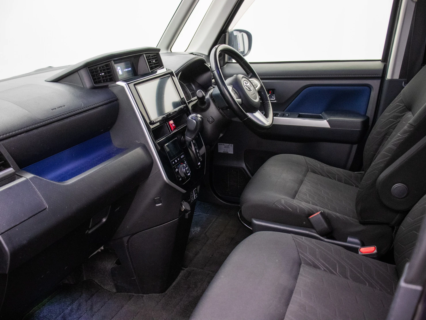 Toyota Roomy, 2017