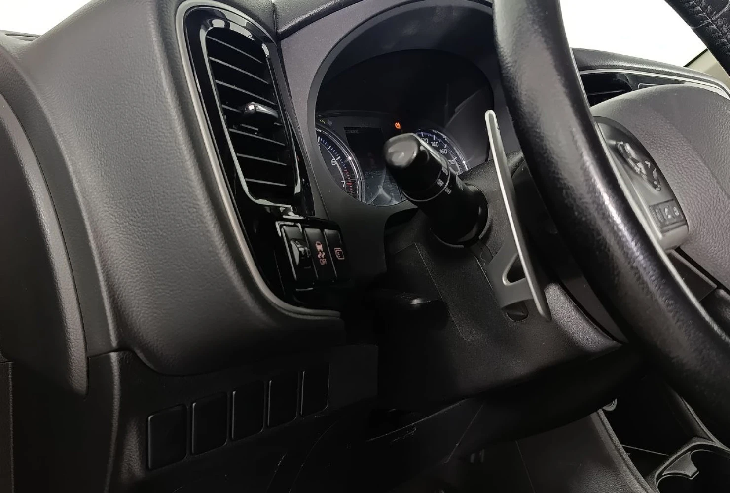 Mitsubishi OUTLANDER, 2013