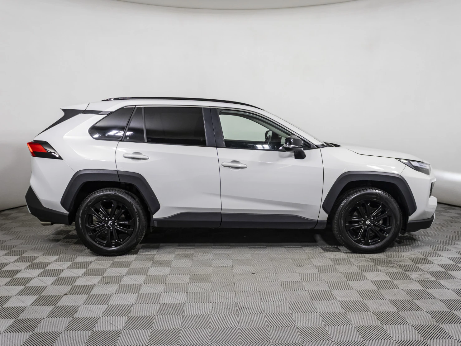 Toyota RAV4, 2024
