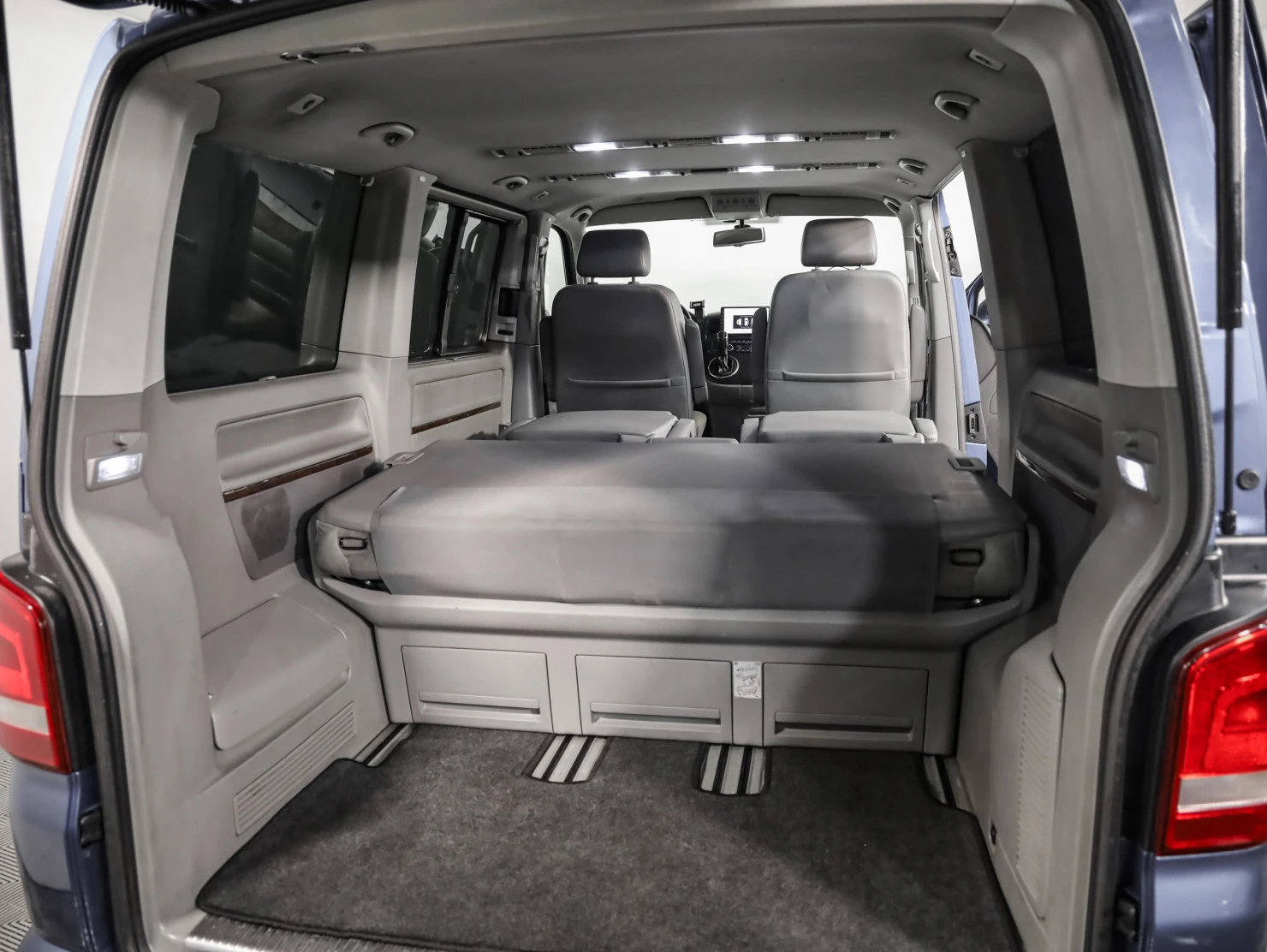 Volkswagen Multivan, 2011