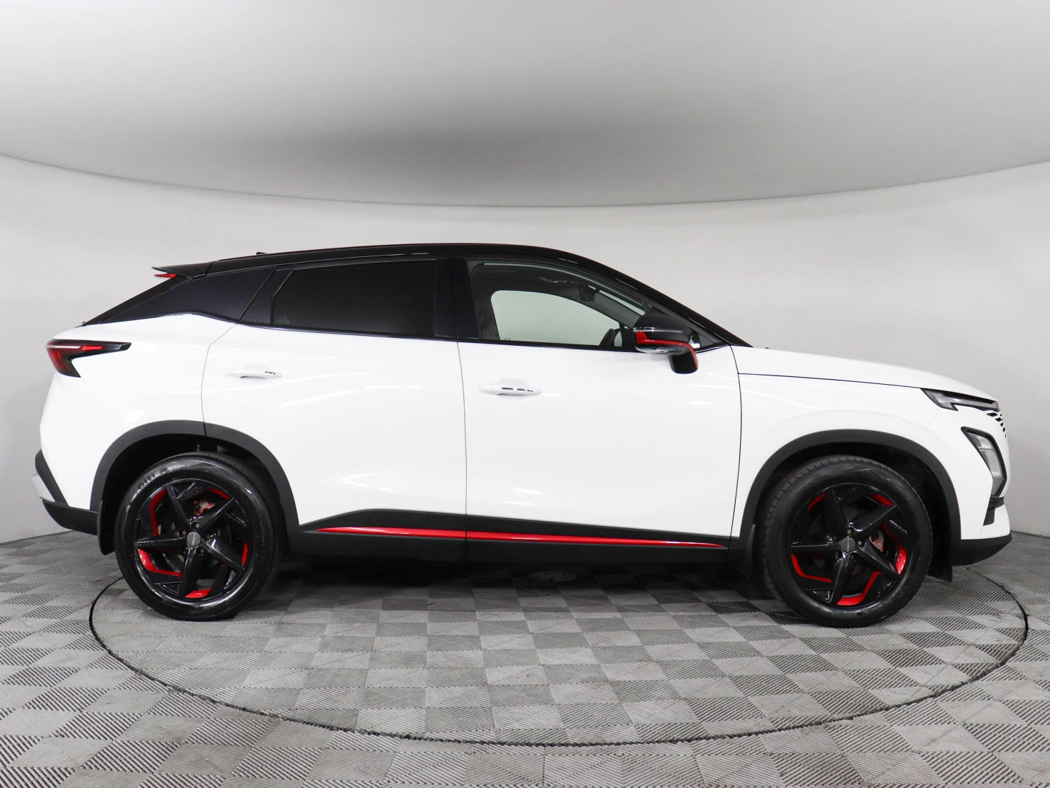OMODA C5, 2022