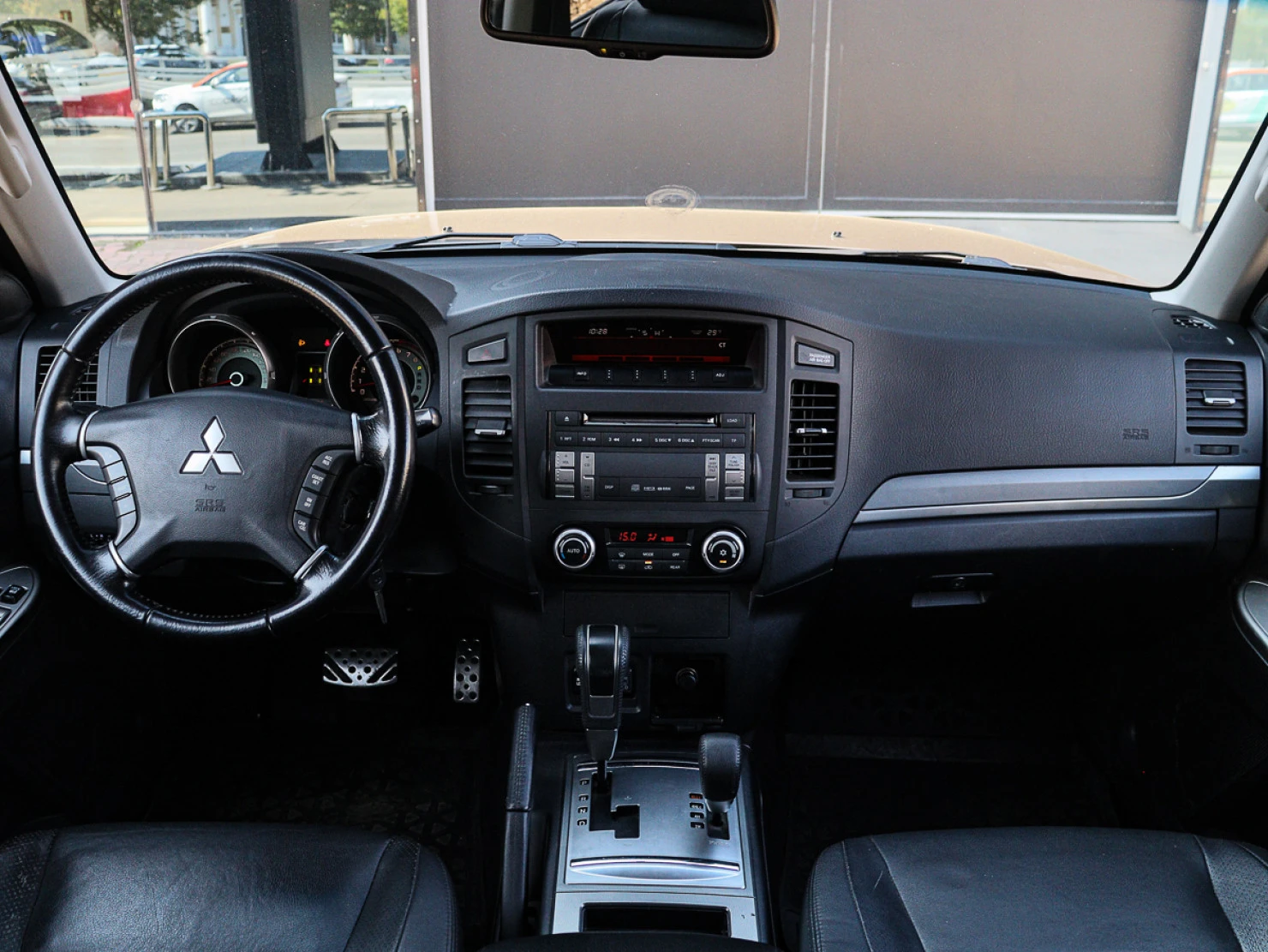 Mitsubishi PAJERO, 2011
