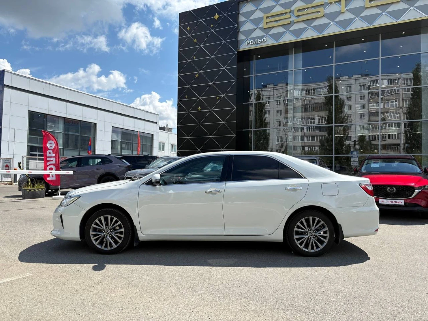 Toyota Camry, 2016