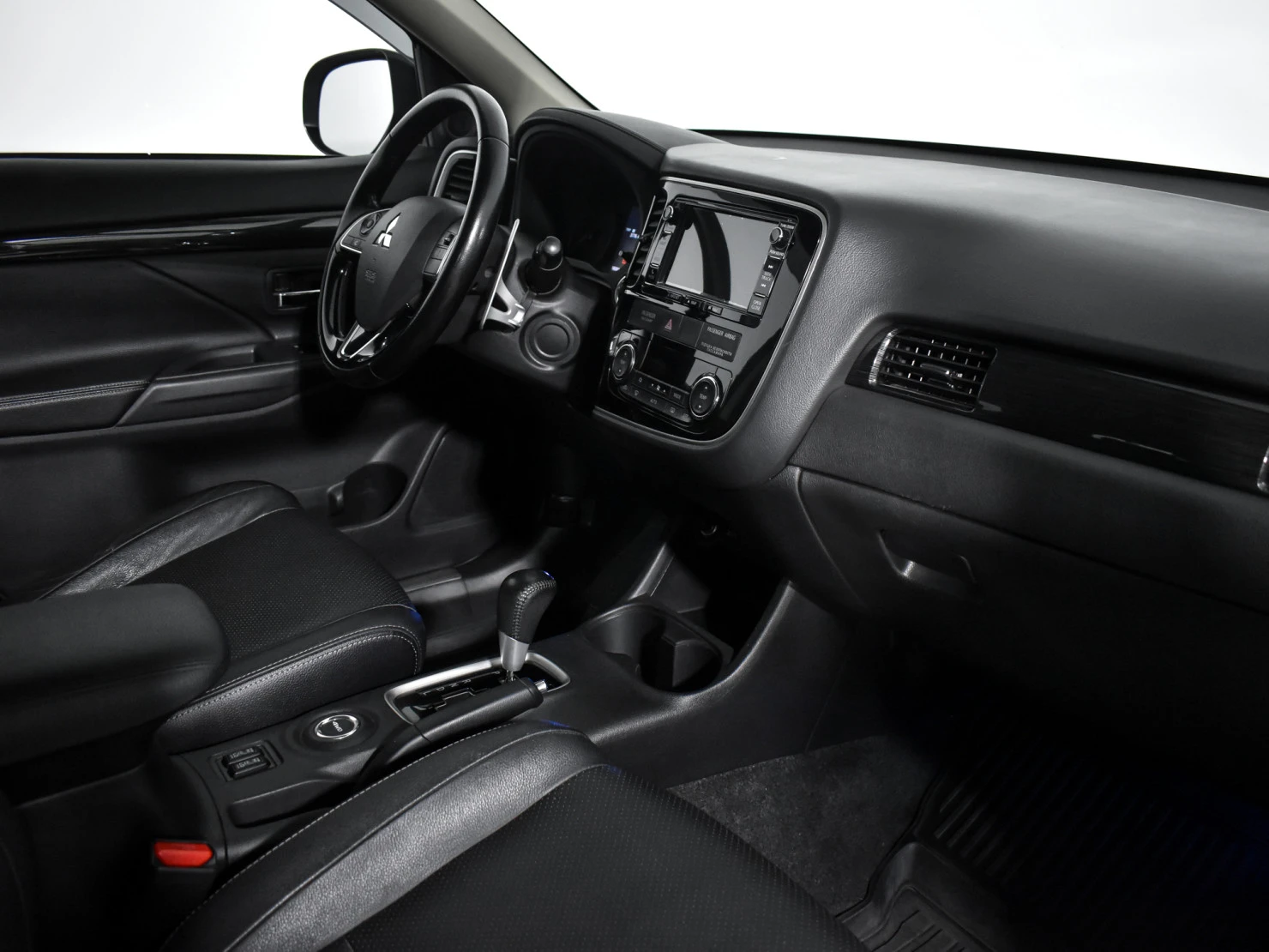Mitsubishi OUTLANDER, 2016