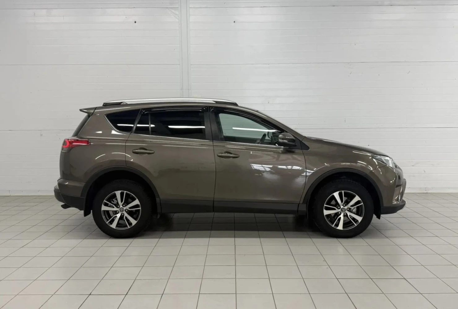 Toyota RAV4, 2016