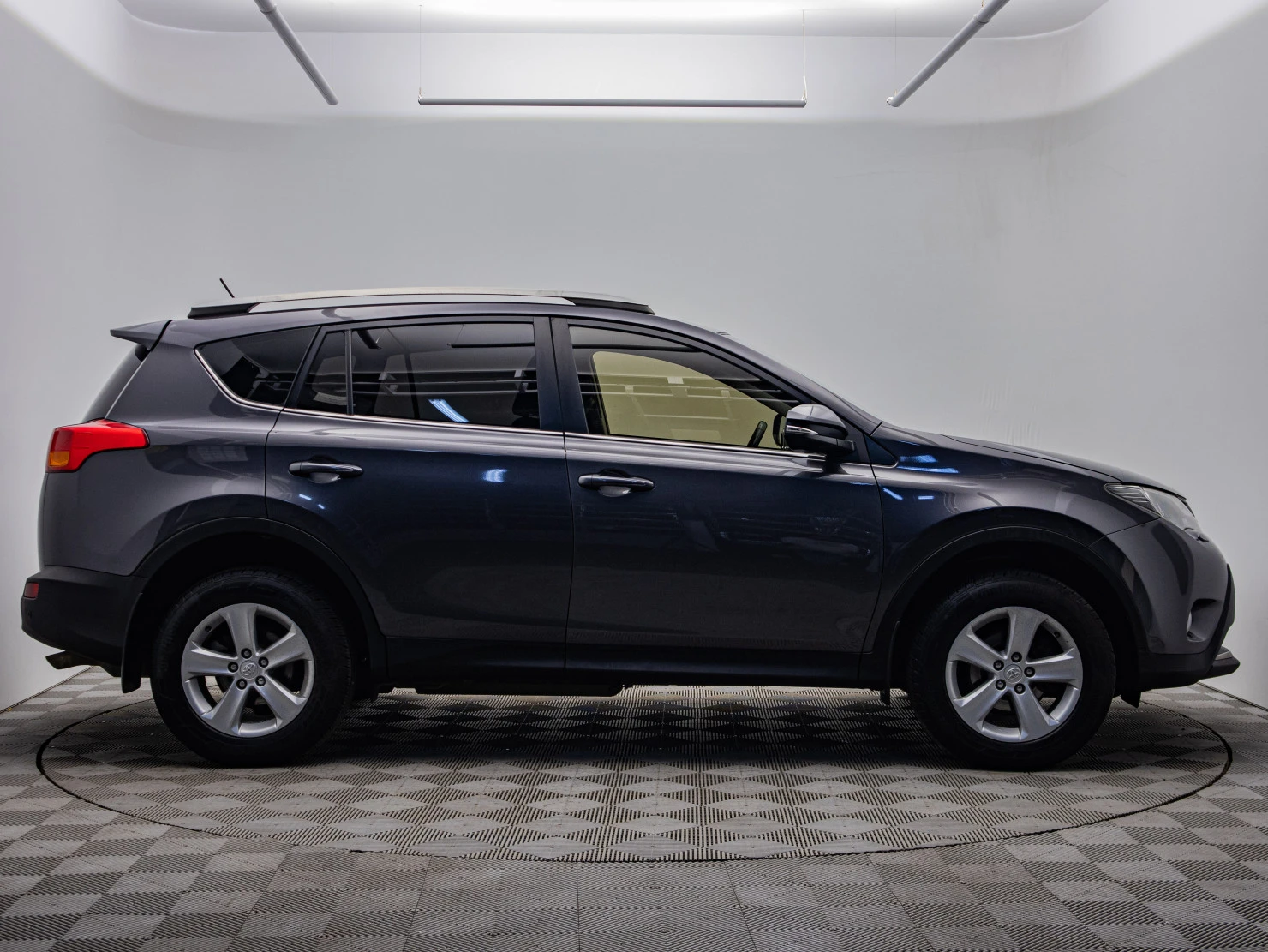 Toyota RAV4, 2013