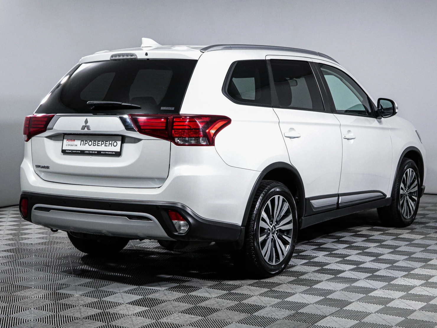 Mitsubishi OUTLANDER, 2020