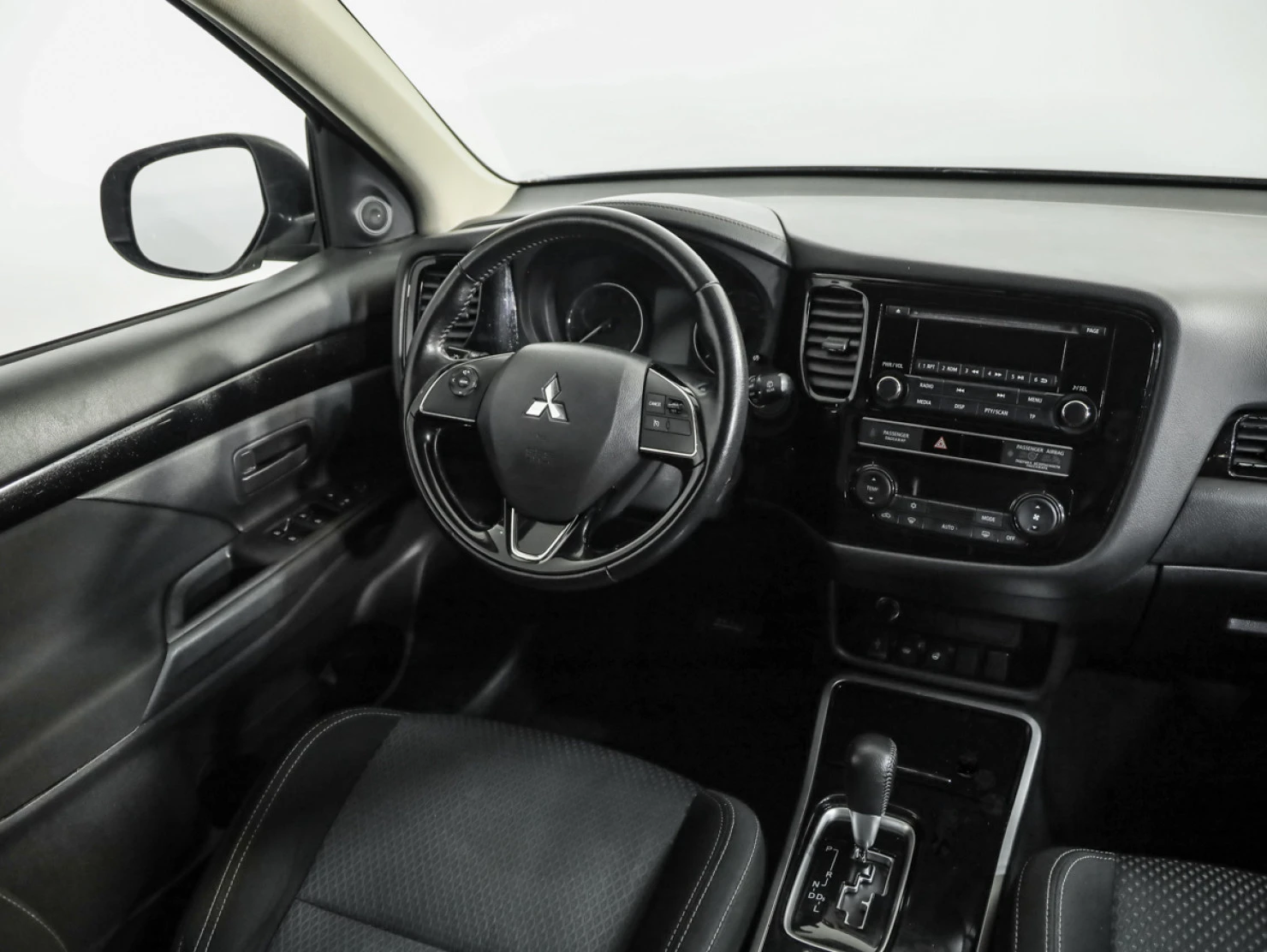 Mitsubishi OUTLANDER, 2020