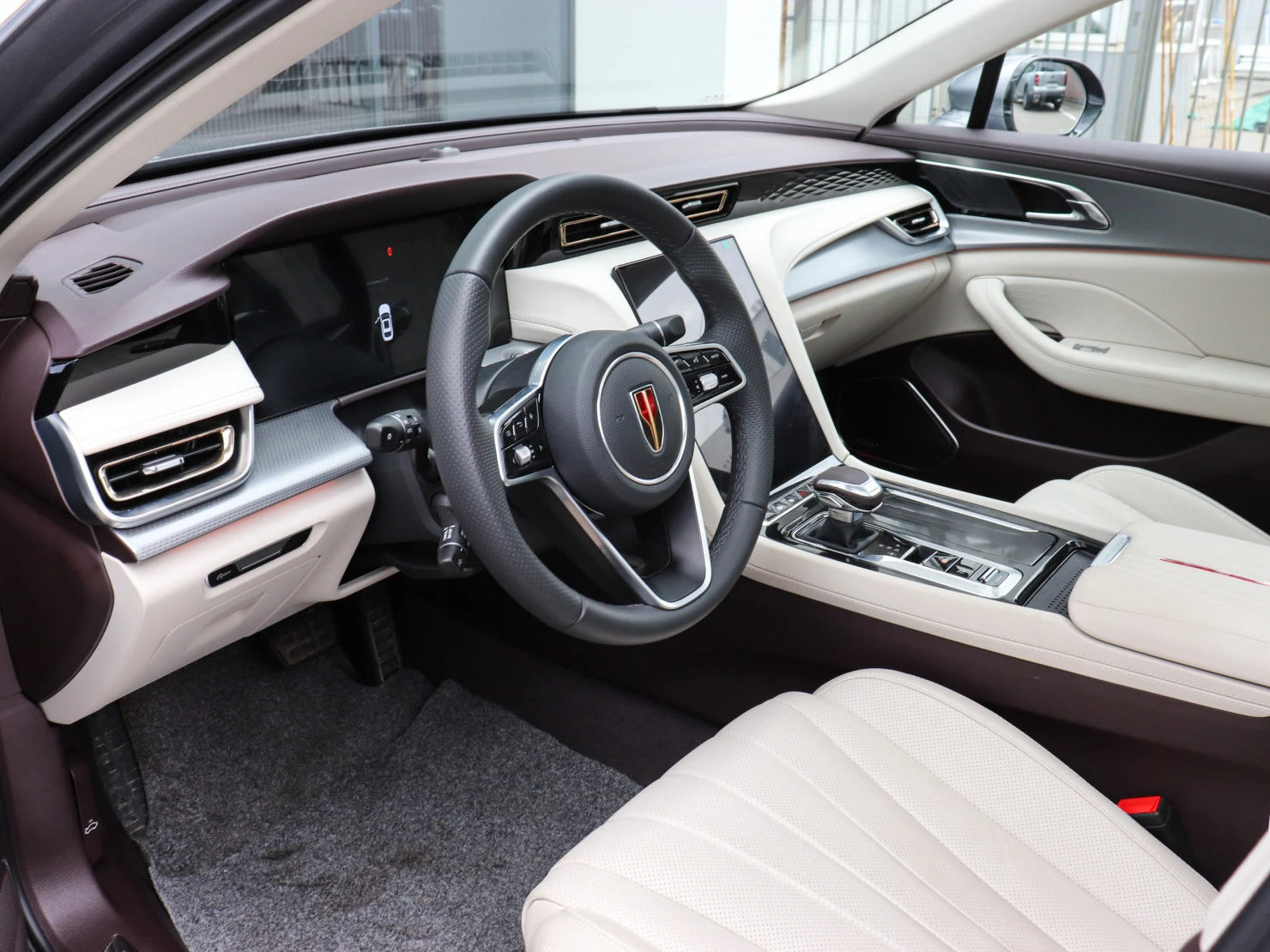 Hongqi H5, 2024