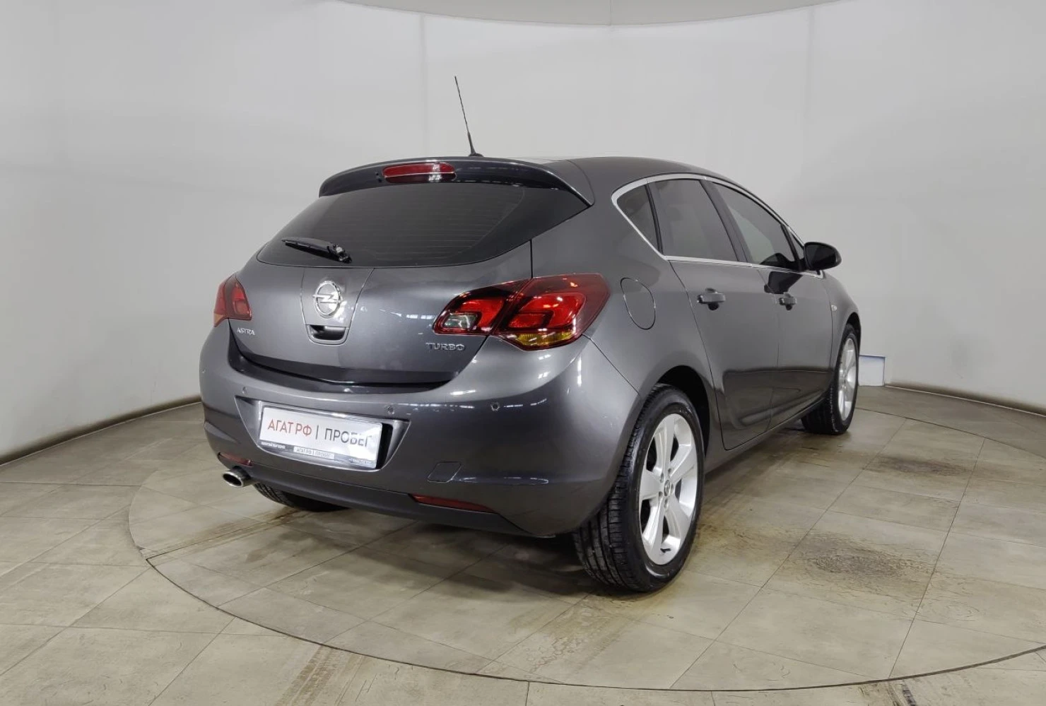 Opel Astra, 2011