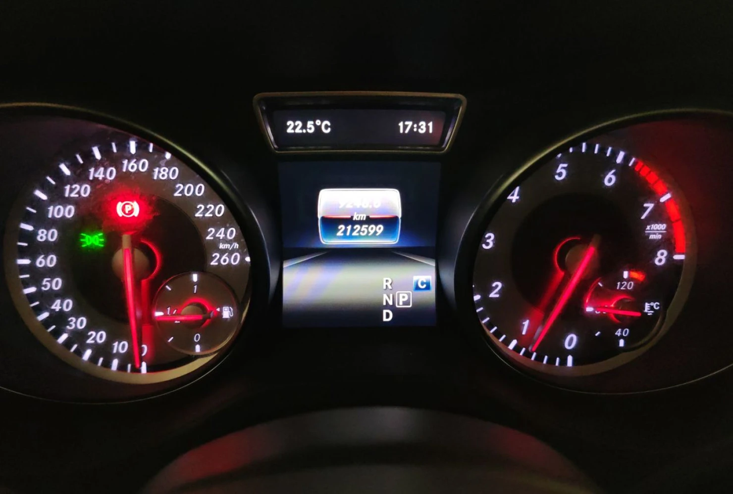 Mercedes-Benz GLA, 2016