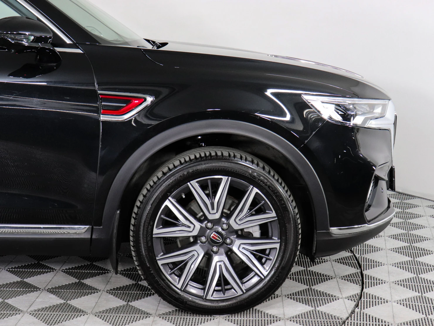 Hongqi HS5, 2024