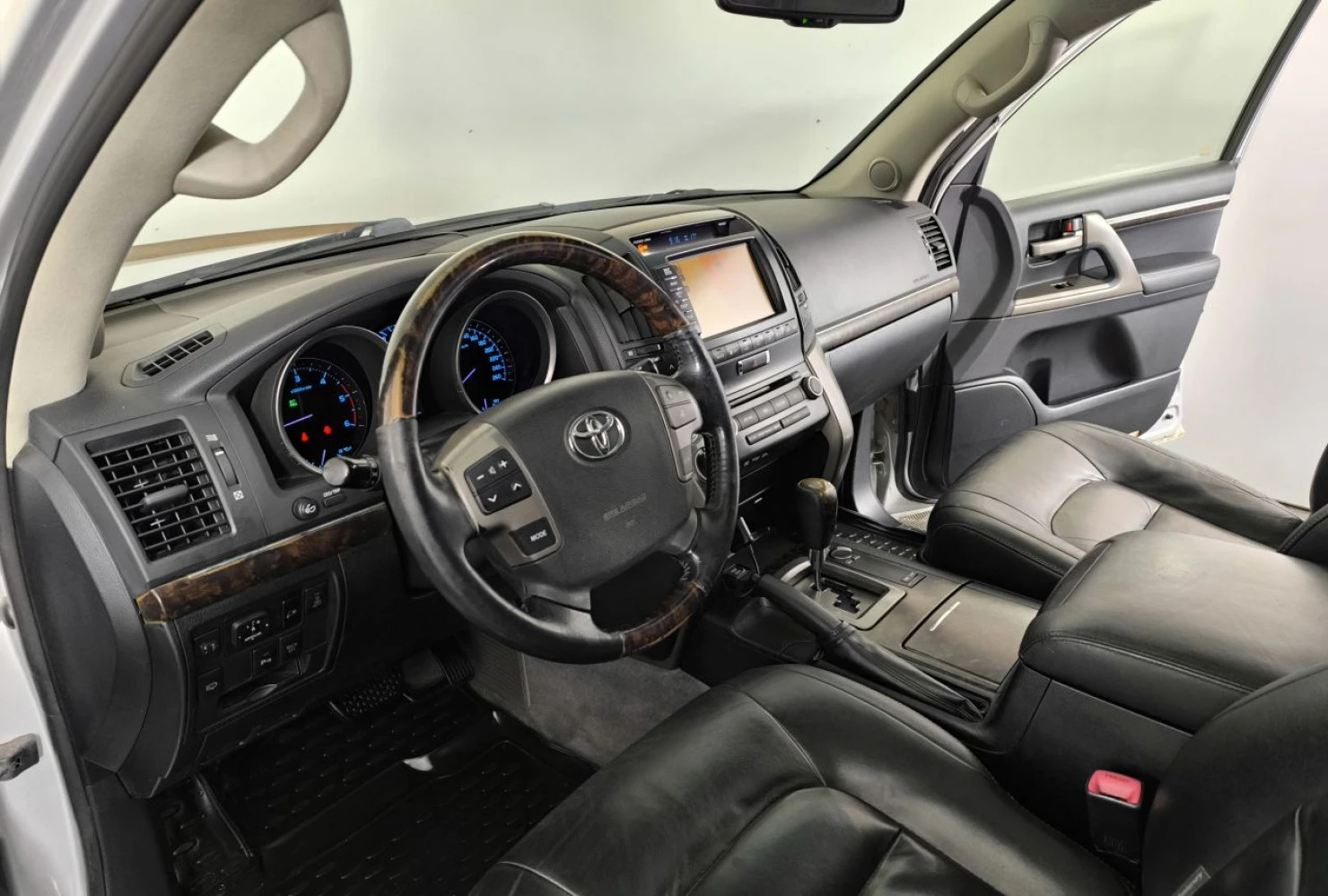 Toyota Land Cruiser, 2011