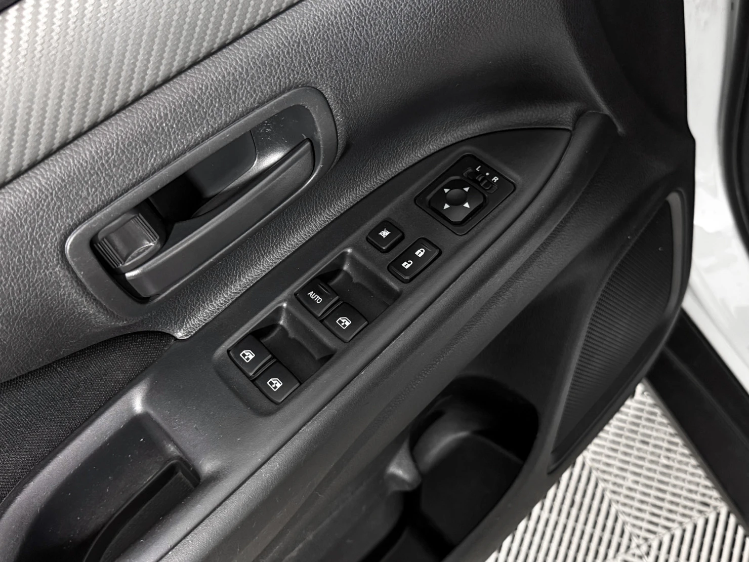 Mitsubishi OUTLANDER, 2018