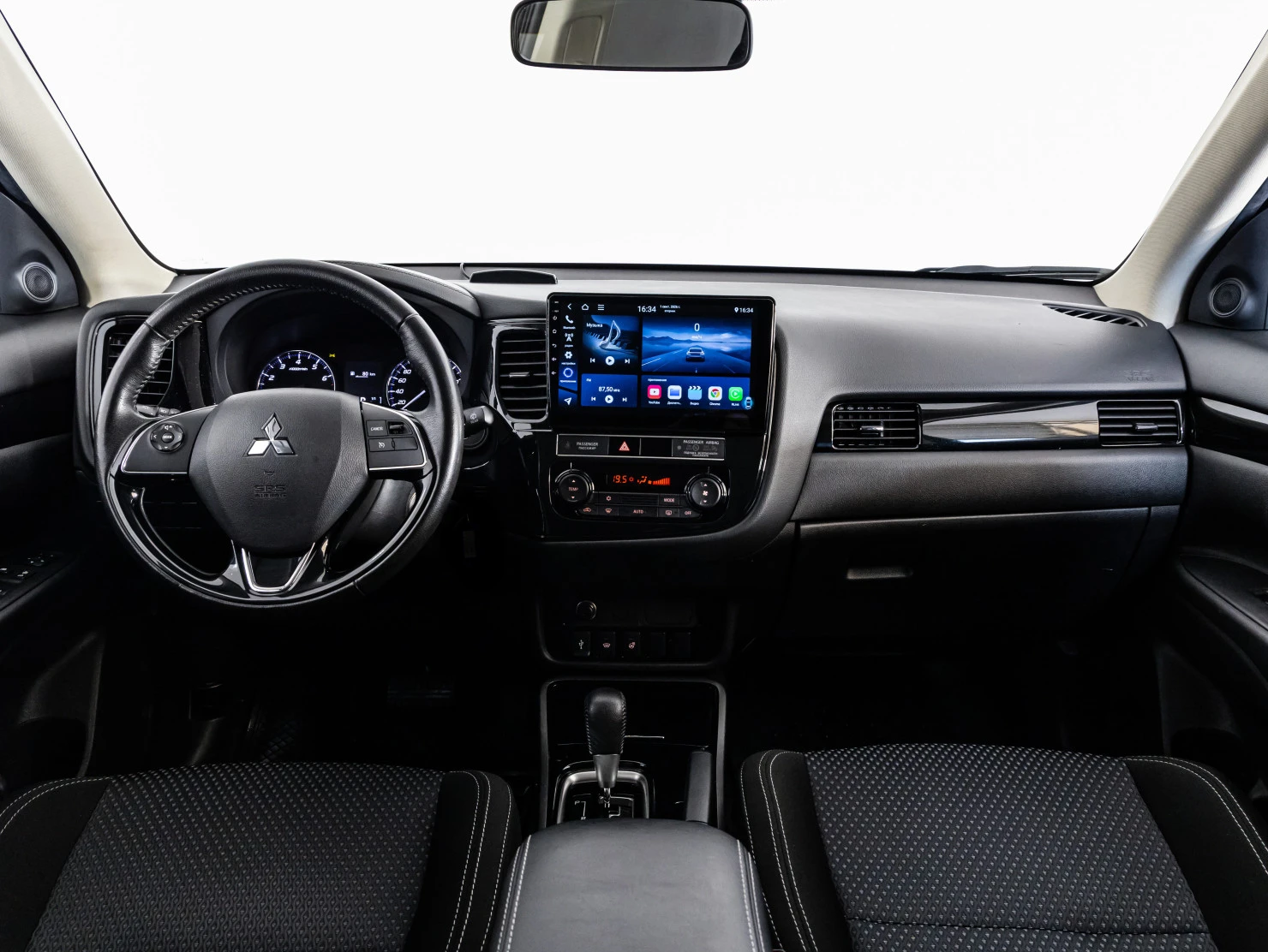 Mitsubishi OUTLANDER, 2018